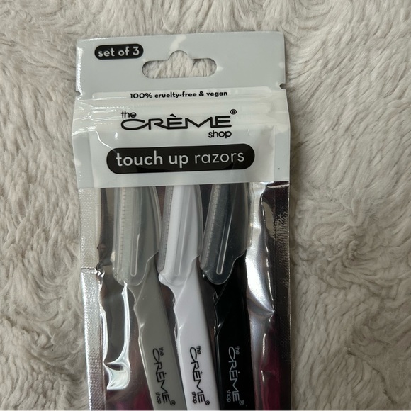 The Crème Shop - Two 3-pack Facial Touch-Up Razor Sets - Multicolor & Grayscale - Picture 2 of 7